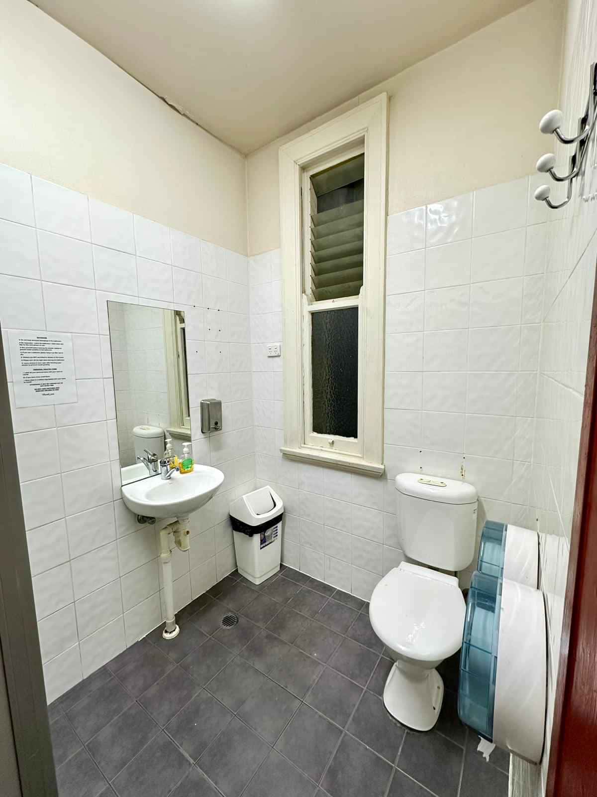 Room in a 16 Bedroom Apartment, 701 George St, Haymarket, NSW Australia 2000 - 2