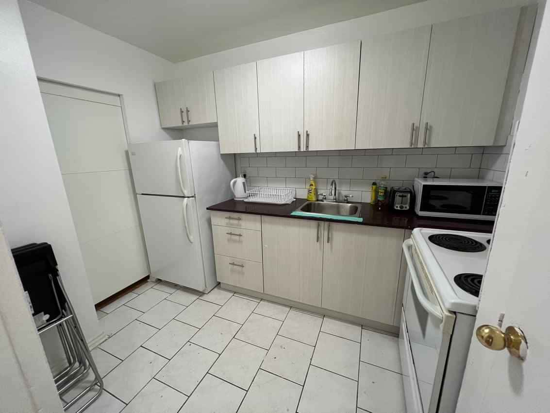 Wellesley St East & Parliament St, Toronto - 2