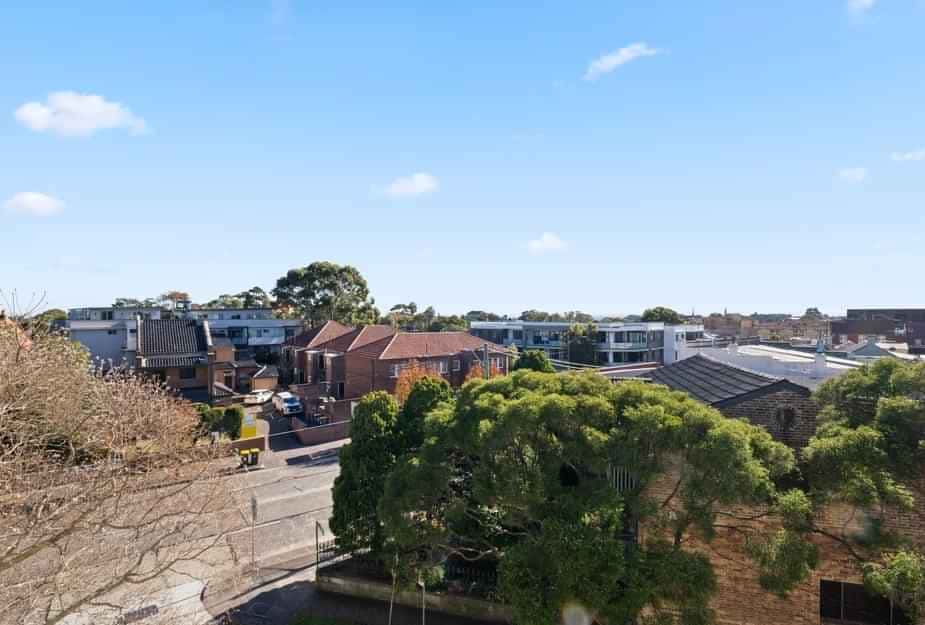Room in a 4 Bedroom Apartment, 2/65 Crystal Street, Petersham, Sydney 2049 - 3
