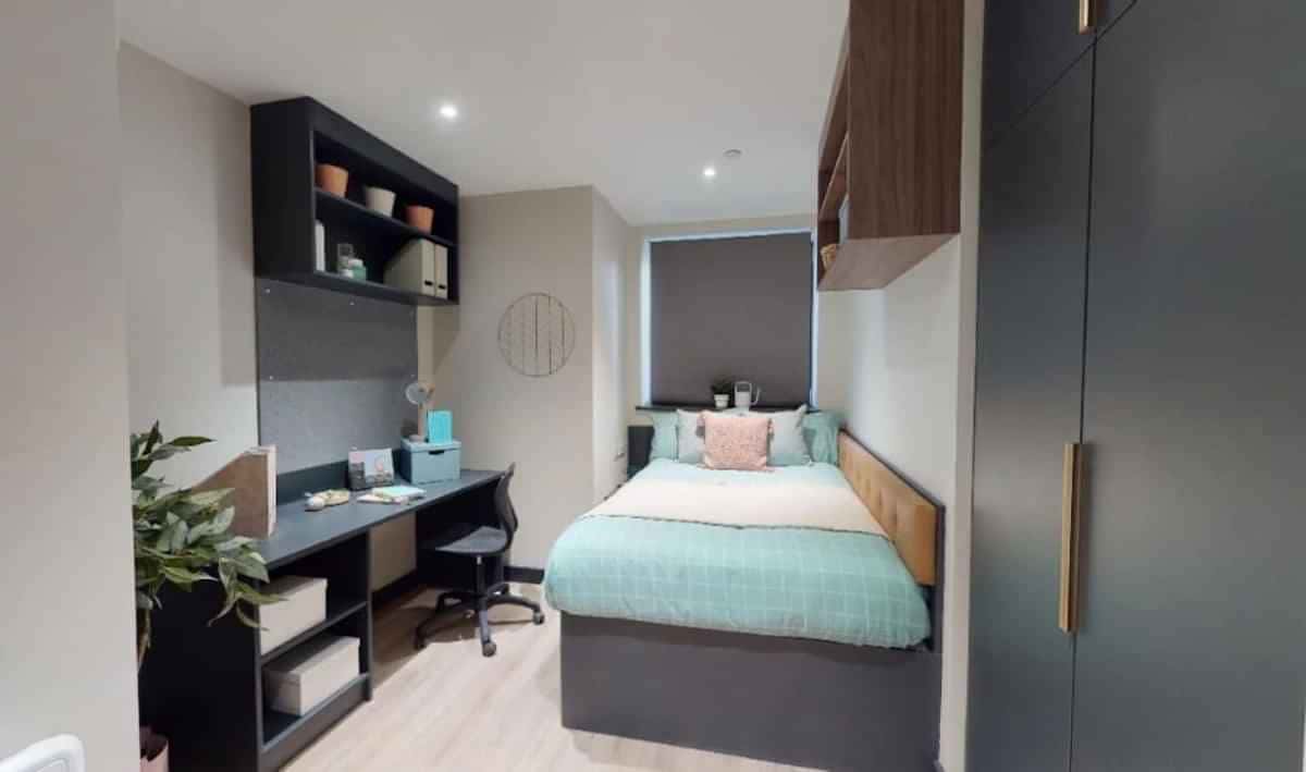 Crown House, Brighton - 1