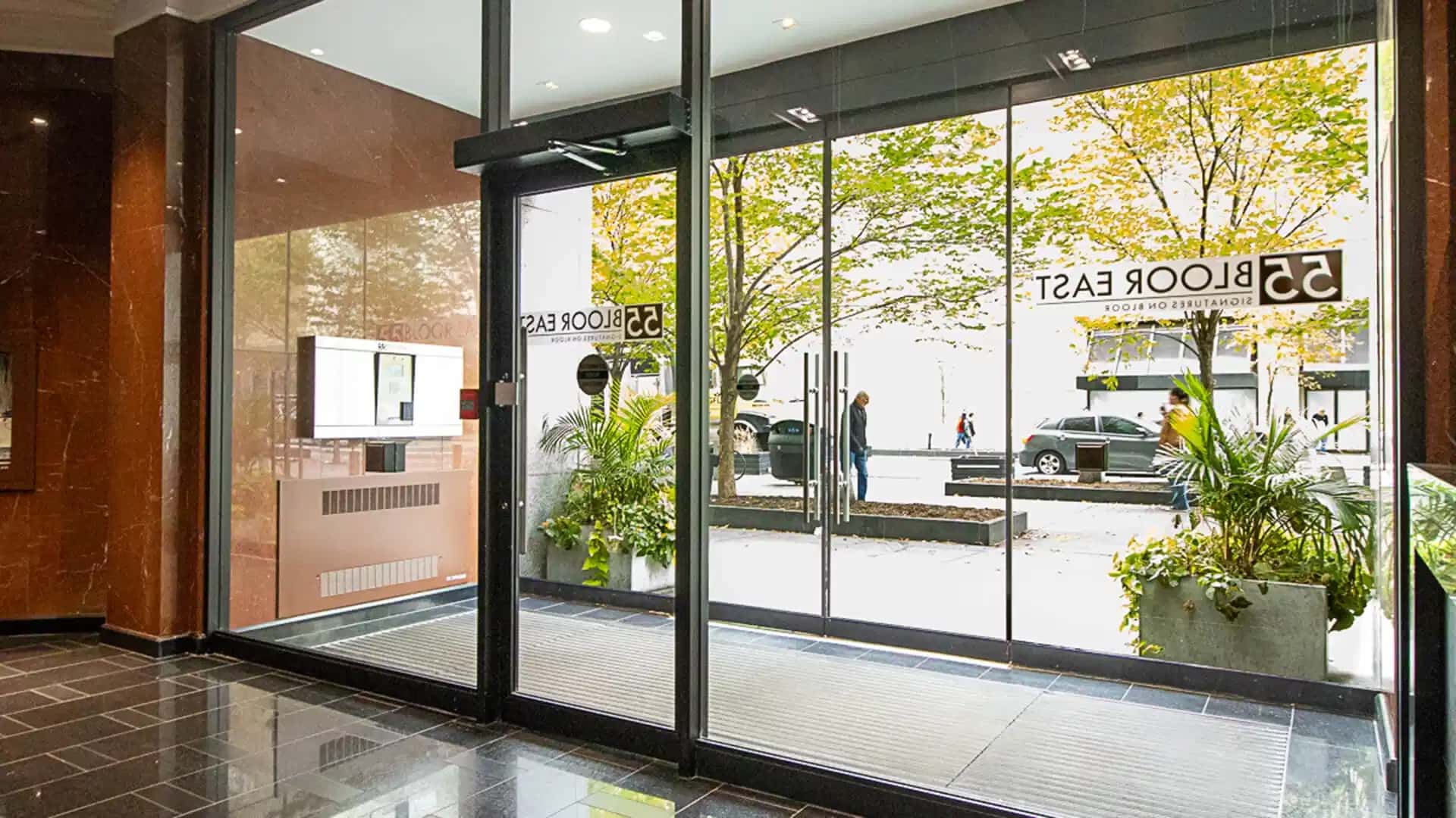 Liwinco Yorkville, Toronto - 5