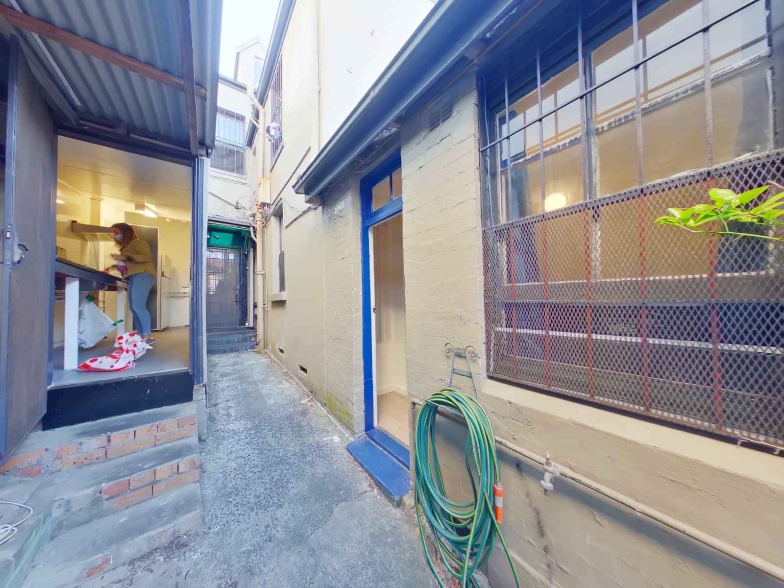 Room in a 11 Bedroom Apartment, 70 Flinders, Darlinghurst, Sydney - 2