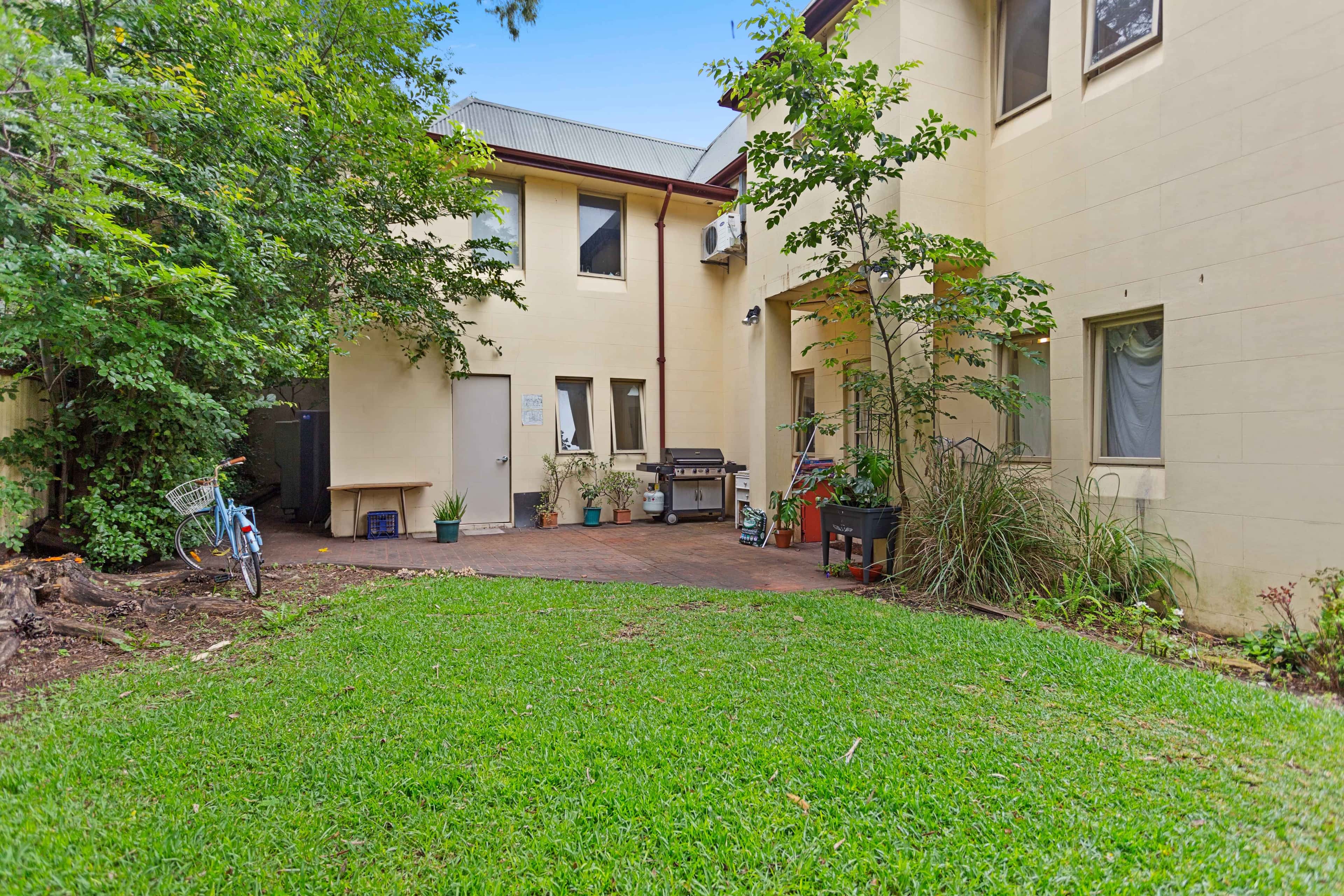 Room in a 16 Bedroom Apartment, 11 Liberty, Enmore, Sydney - 5