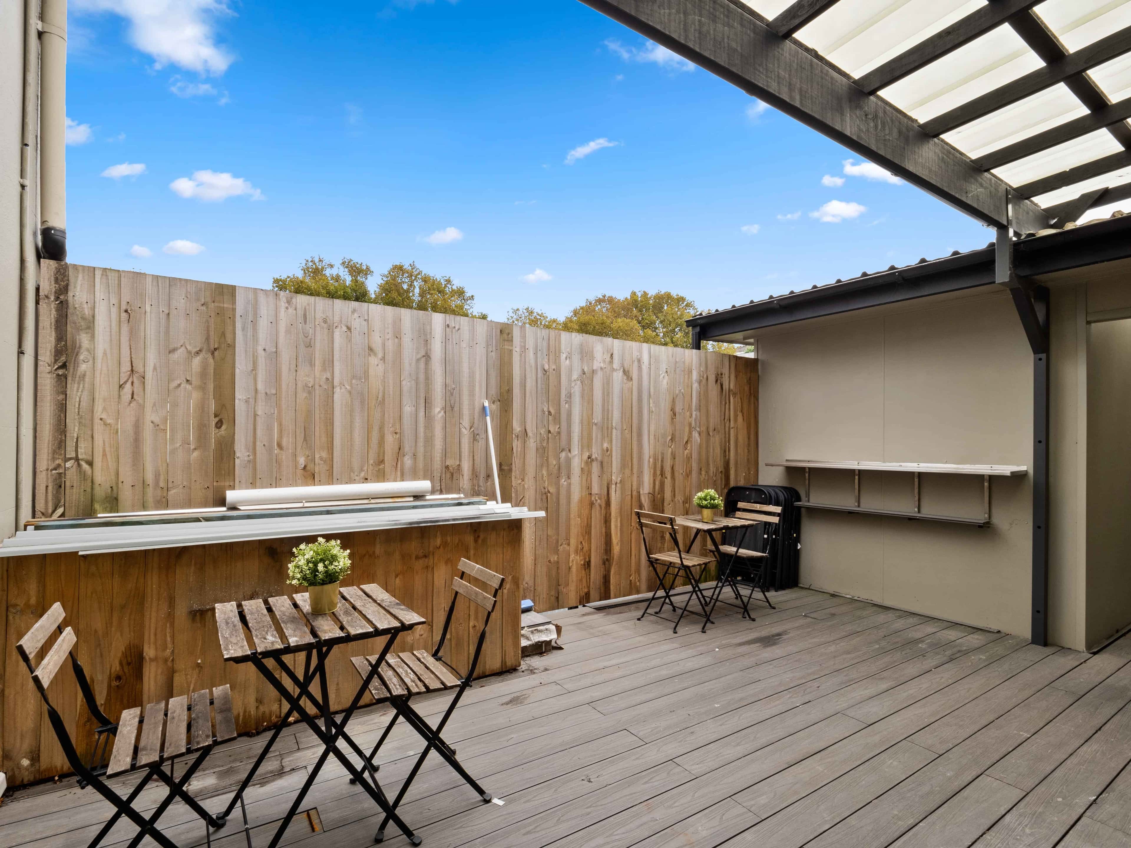 Room in a 17 Bedroom Apartment, 510 Cleveland, Surry Hills, Sydney - 2