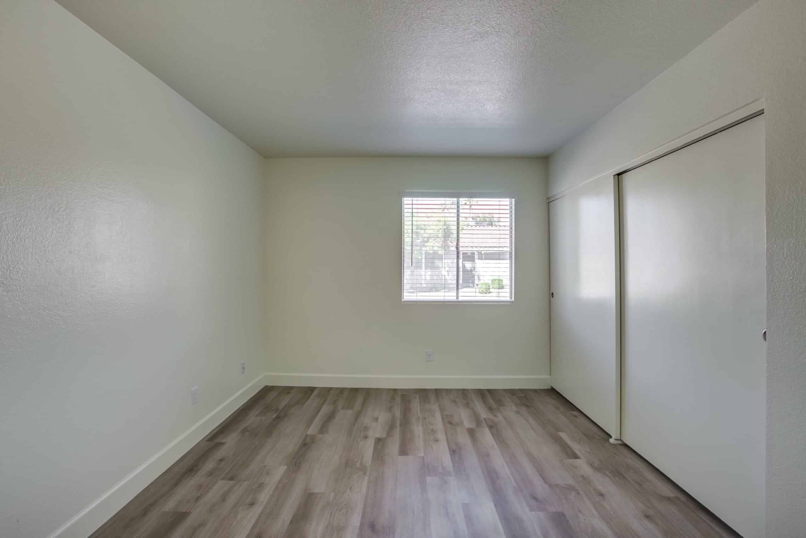 Desert Palm Village, Tempe - 1