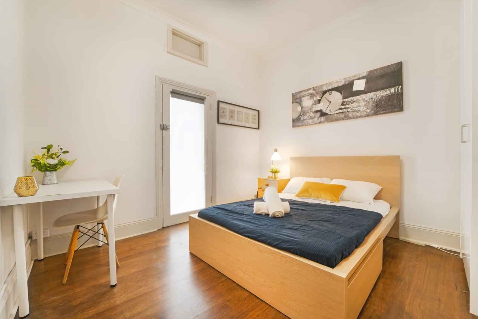 Room in a 8 Bedroom Apartment, 46 Metro, Enmore, Sydney - 1