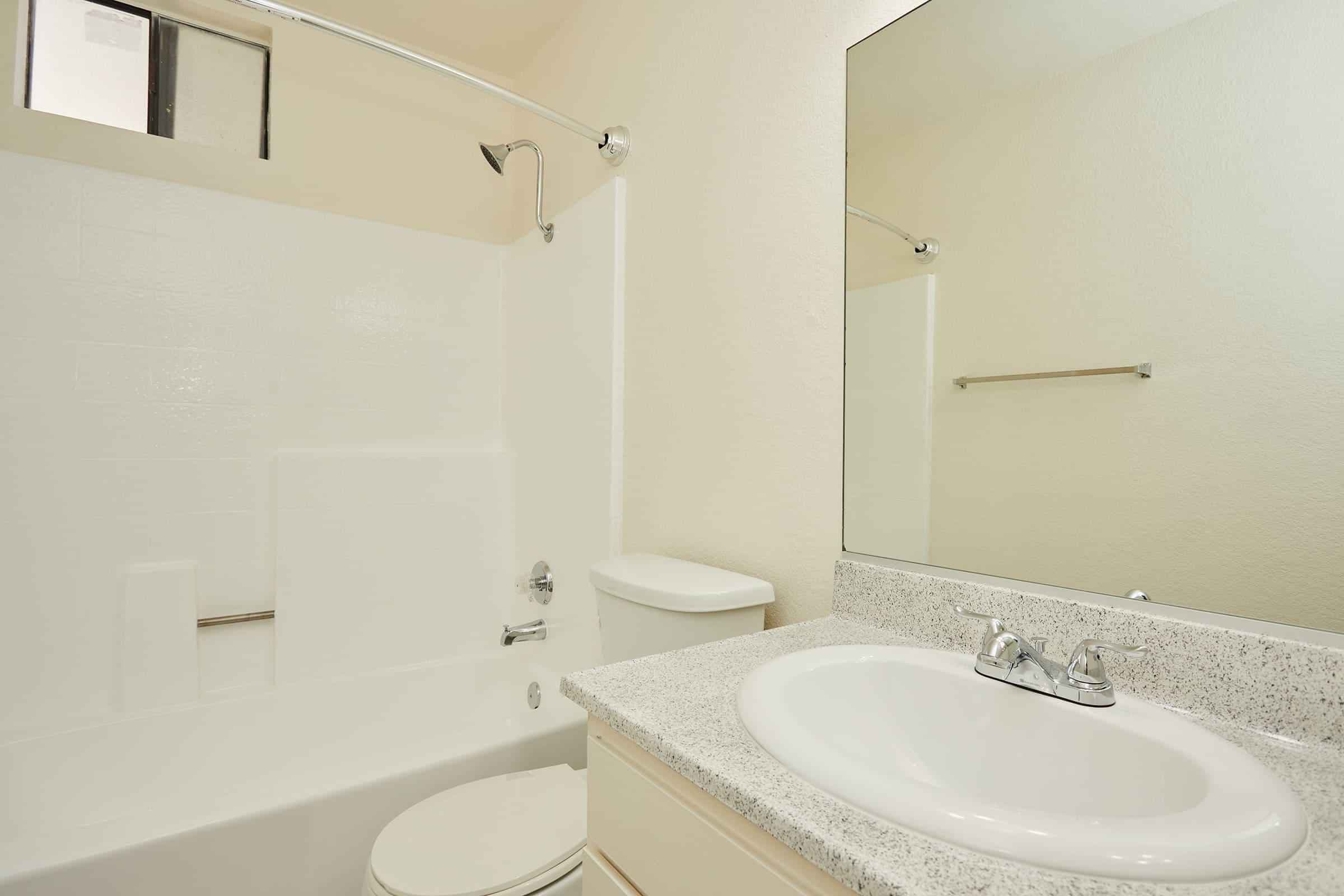 2 Bedroom 2 Bathroom Apartment - Image 14