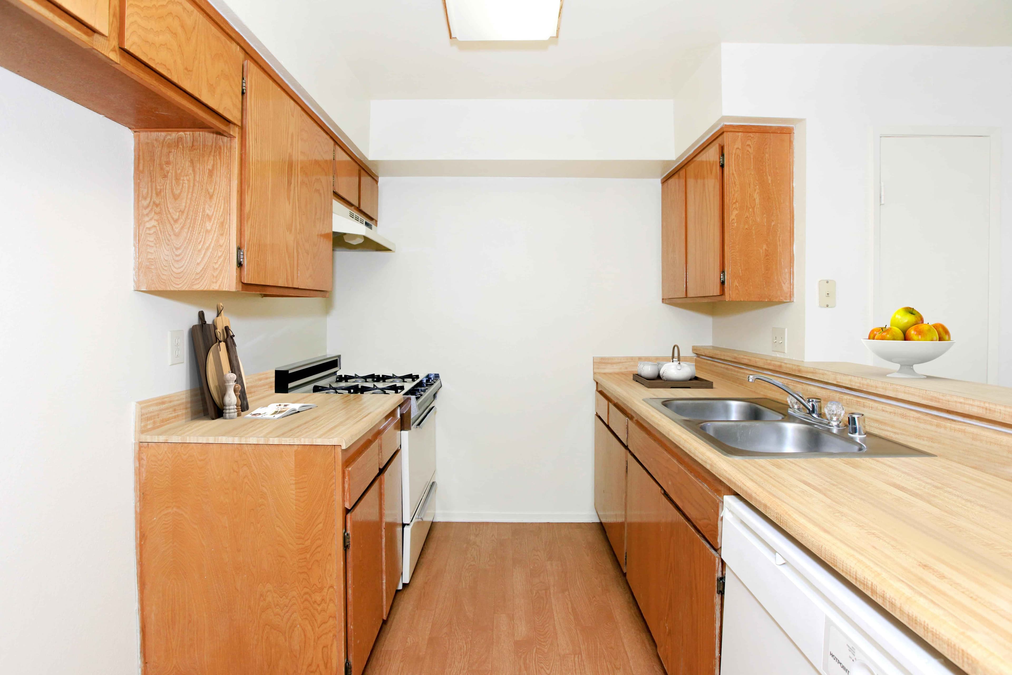 2 Bedroom 2 Bathroom Apartment - Image 3