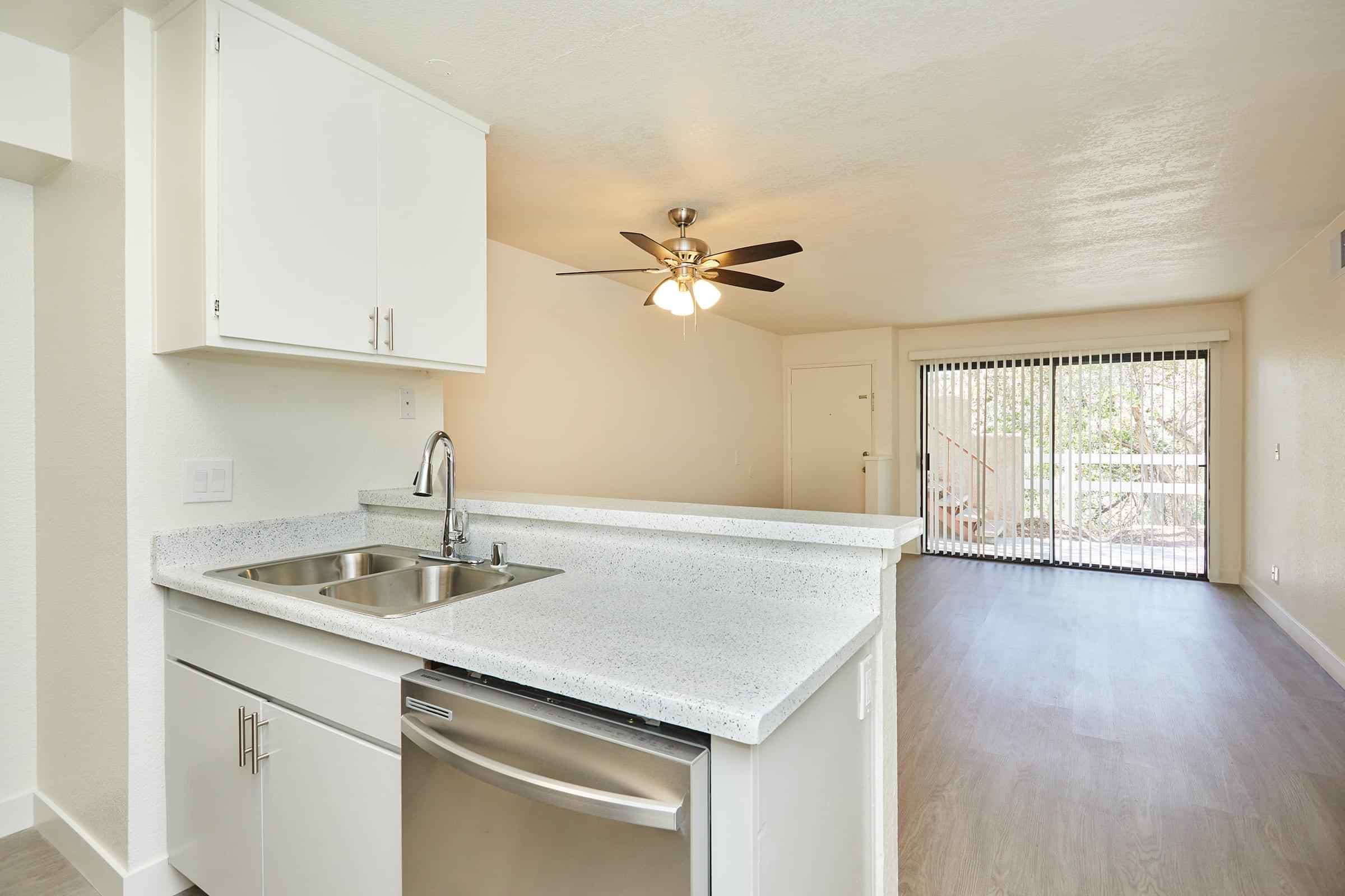 2 Bedroom 2 Bathroom Apartment - Image 10