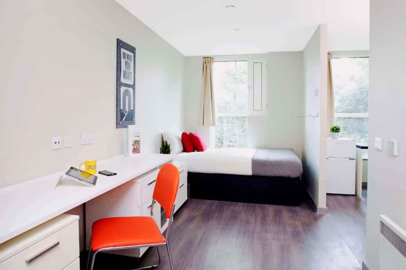 Ensuite - Image 1
