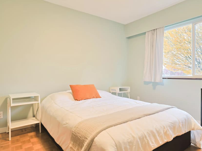 Nagoya Room( 1 Bed 1 Bath ) - Image 2