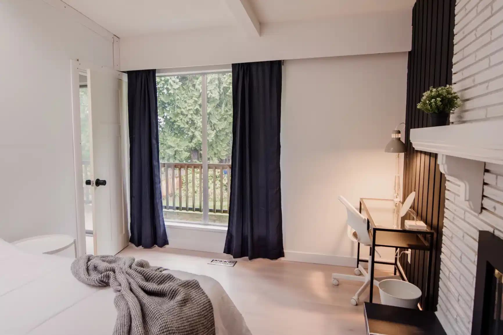  Citrine Room ( 1 Bed 1 Bath ) - Image 4