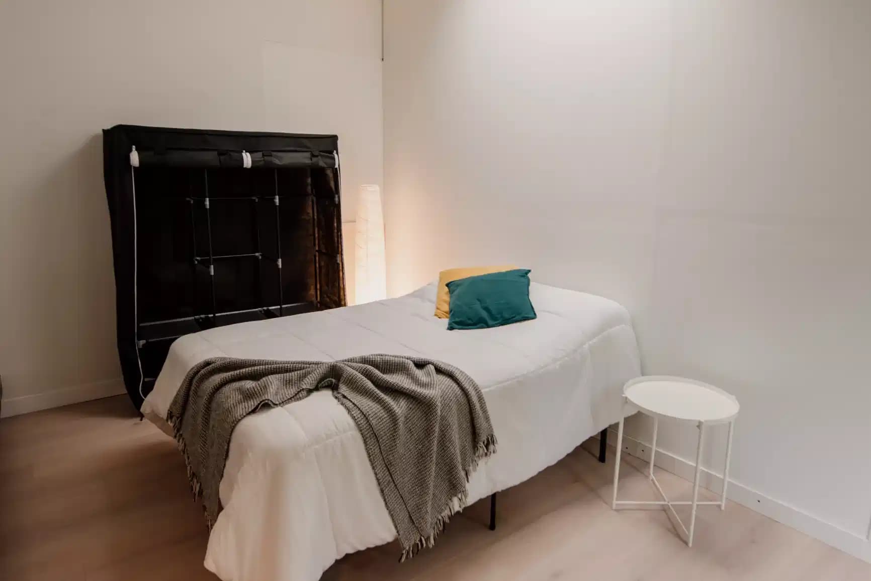  Citrine Room ( 1 Bed 1 Bath ) - Image 2