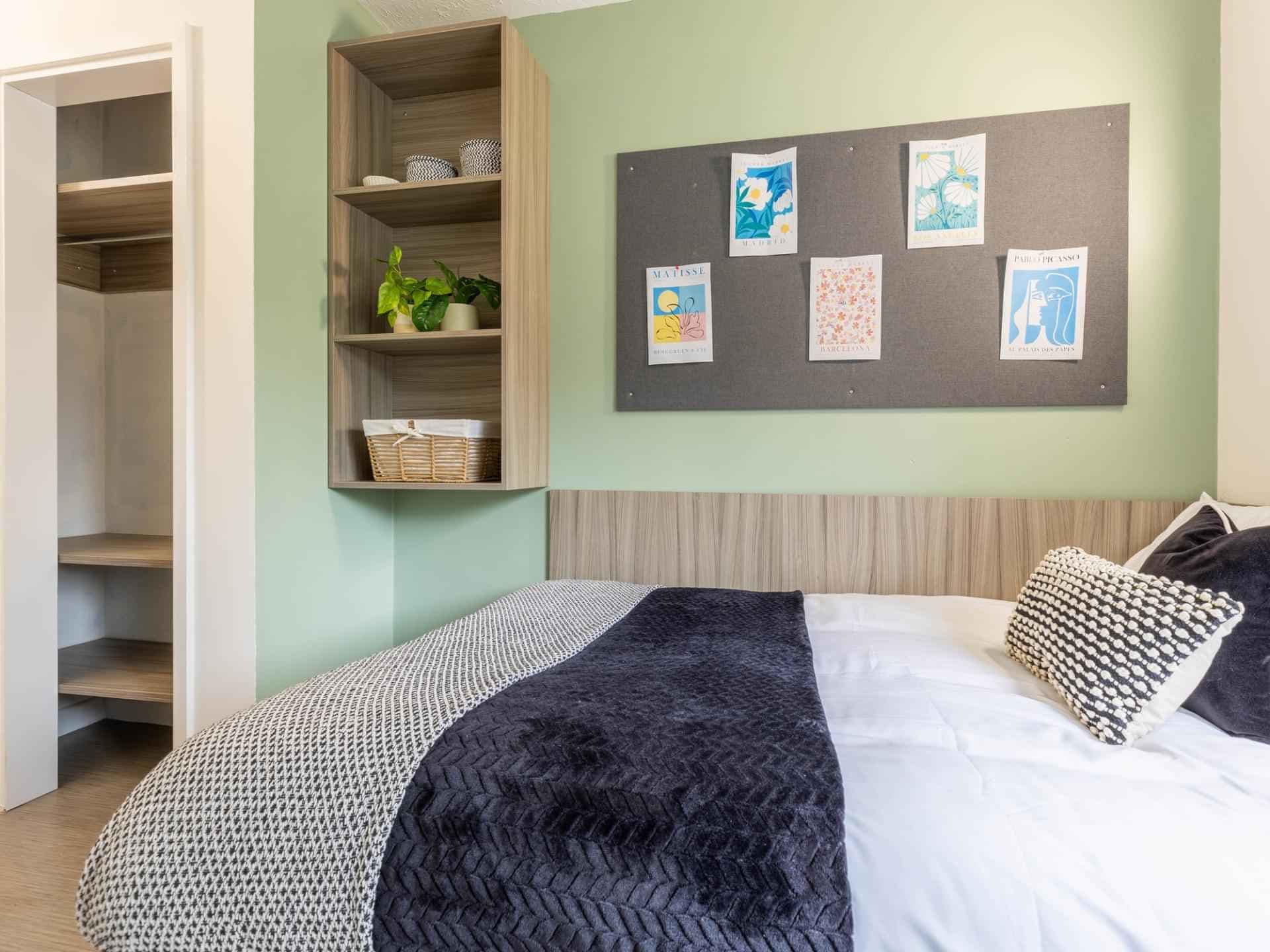 Classic Ensuite - Image 7