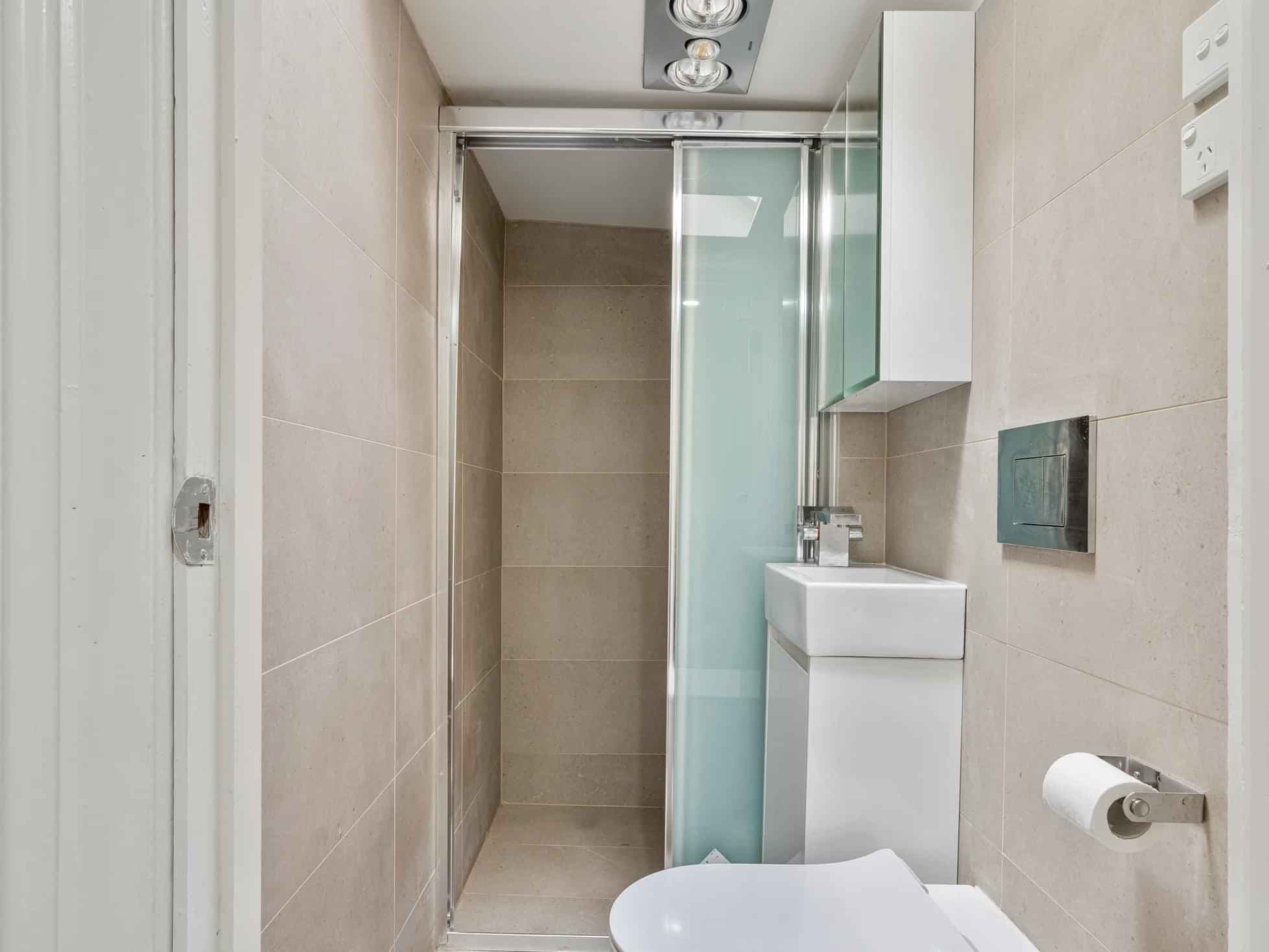 Room 7 (Twin Ensuite) - Image 10