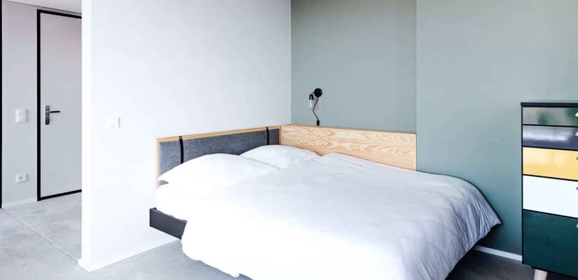 1Bed - 1Bath - (Penthouse Balcony Double) - Image 1