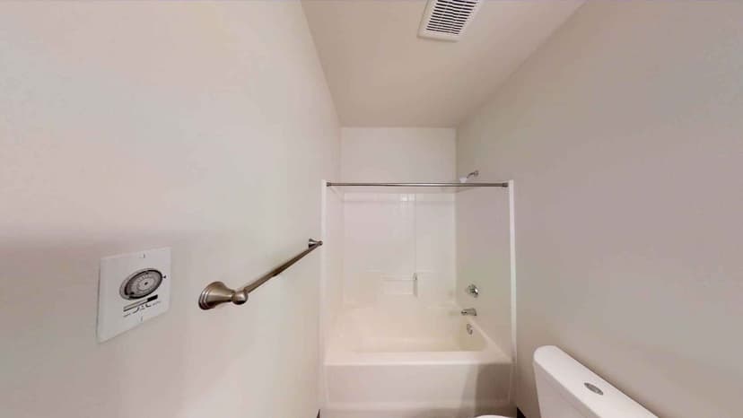 2 Bed 2 Bath - Image 4