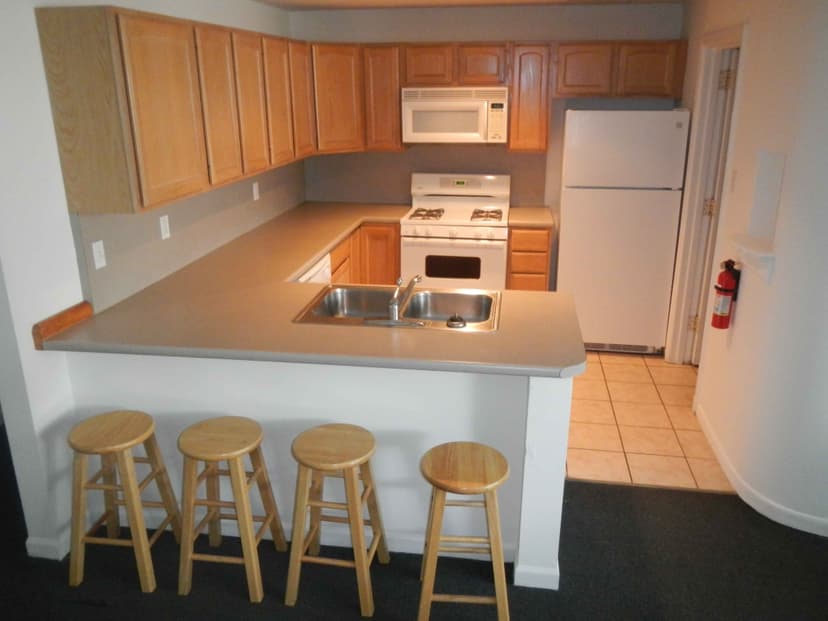 3 Bed 2 Bath - Image 2