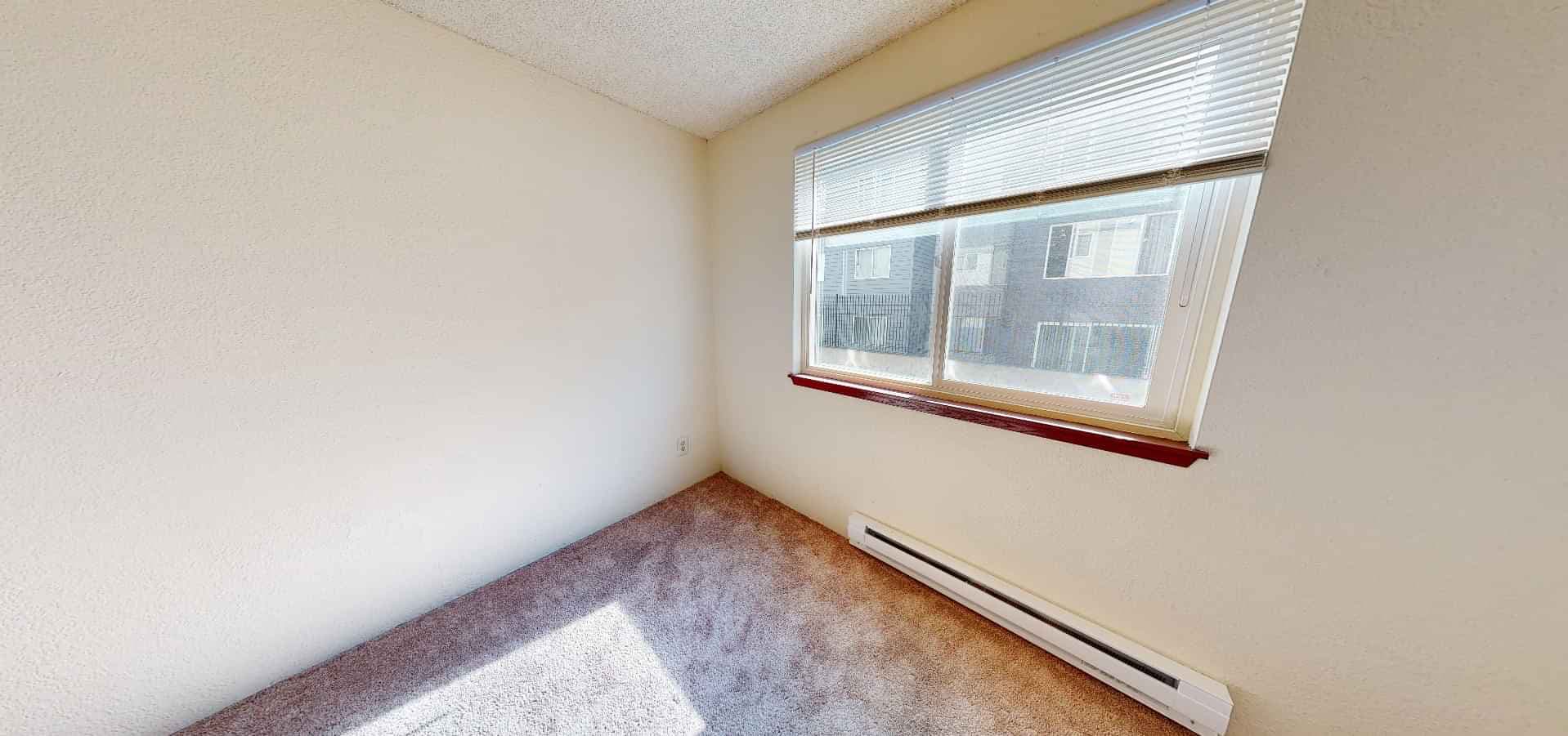 Private Room Shared Bath (2 Bed 1 Bath) - Image 5