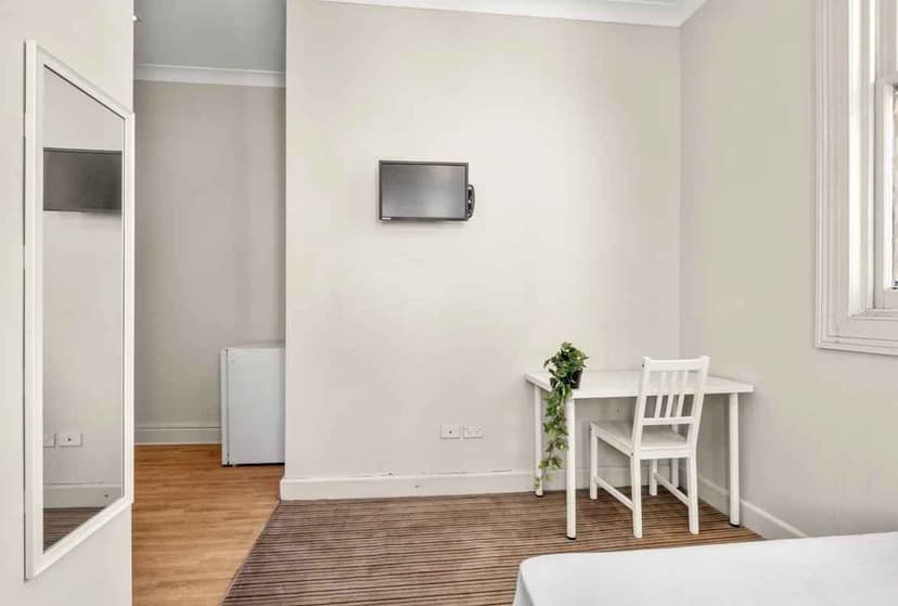 Room 27 (Studio) - Image 4
