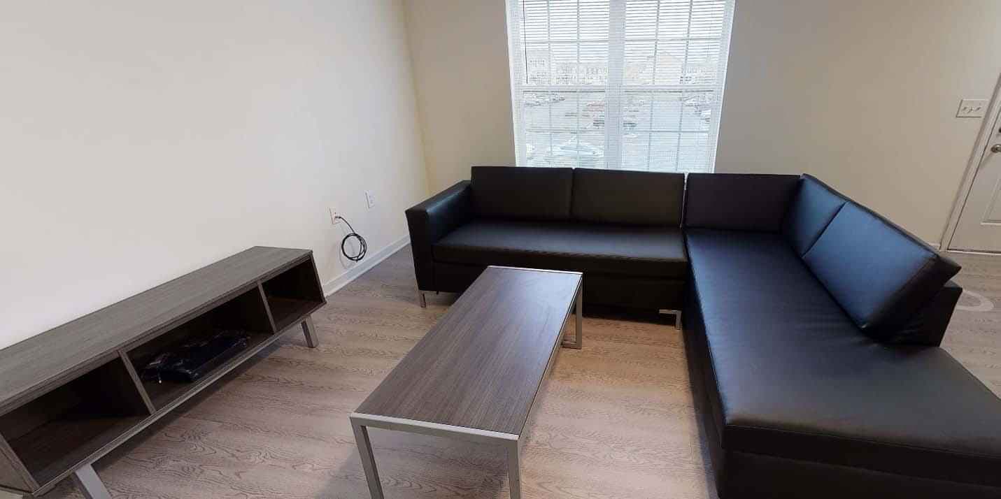 3 Bedroom - Private Room - Private Bath (3 Bed - 3.5 Bath) - Image 7