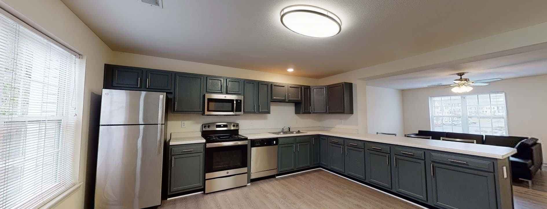 3 Bedroom - Private Room - Private Bath (3 Bed - 3.5 Bath) - Image 2