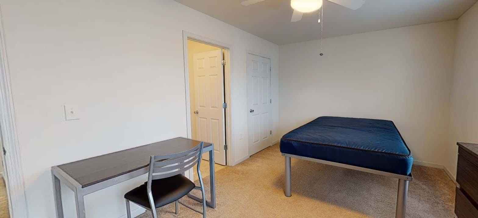 3 Bedroom - Private Room - Private Bath (3 Bed - 3.5 Bath) - Image 10