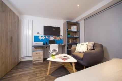 Executive Penthouse - Image 2