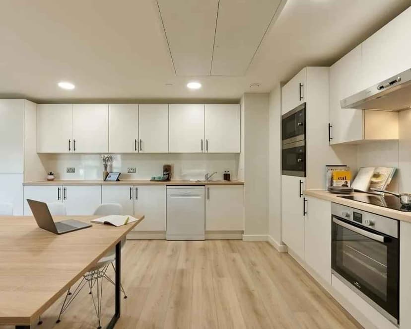 Bronze Plus Ensuite- 6 Bed - Image 6