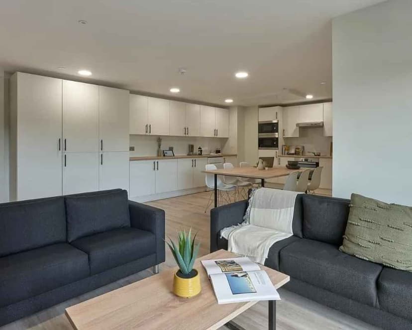 Bronze Plus Ensuite- 6 Bed - Image 3