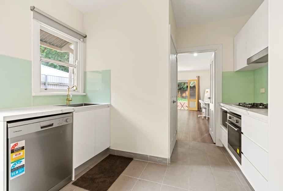 Room 7  (Private bath)  - Image 4