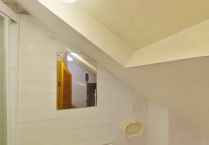Room 19 (Twin Ensuite) - Image 5