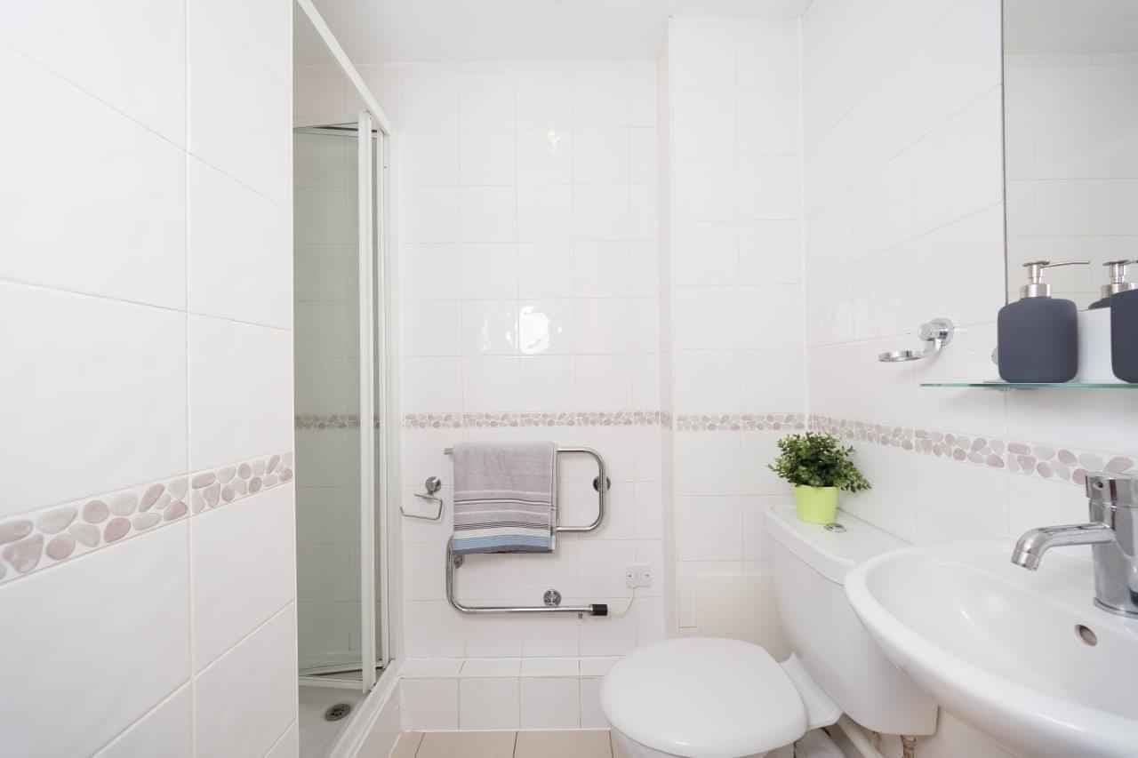 Premium Ensuite  - Image 15