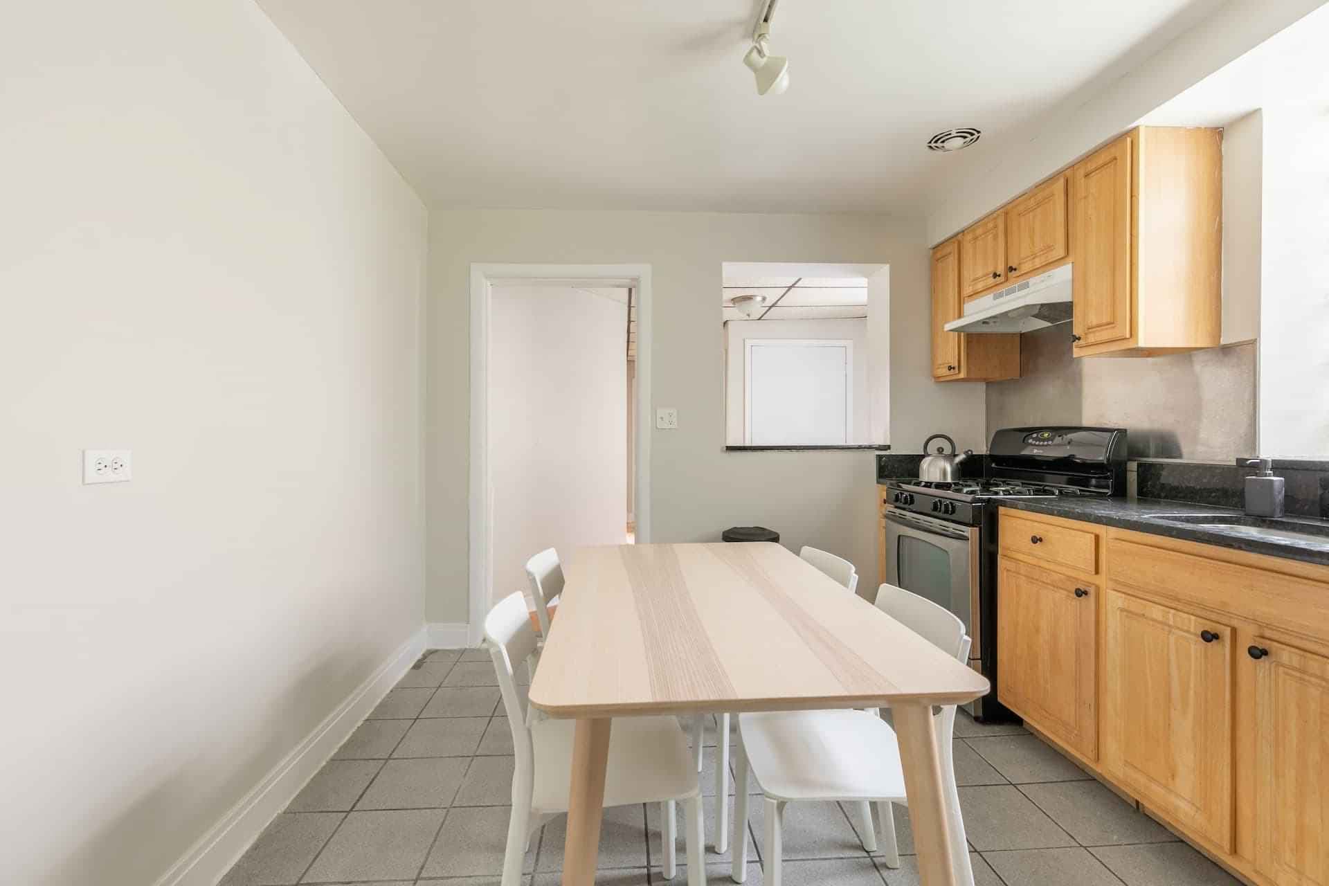 #1242C : Noble Square - Image 16