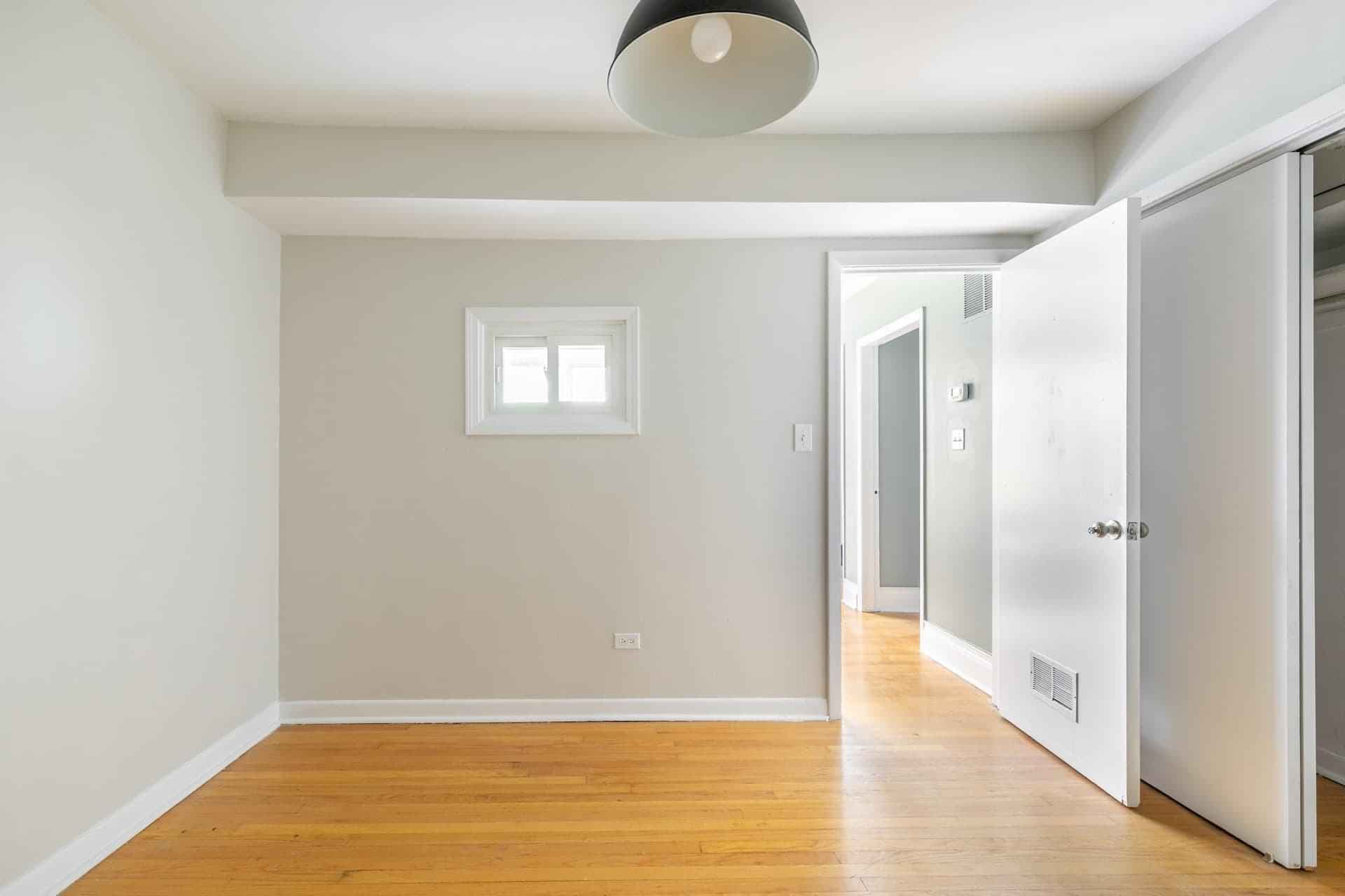 #1242C : Noble Square - Image 1