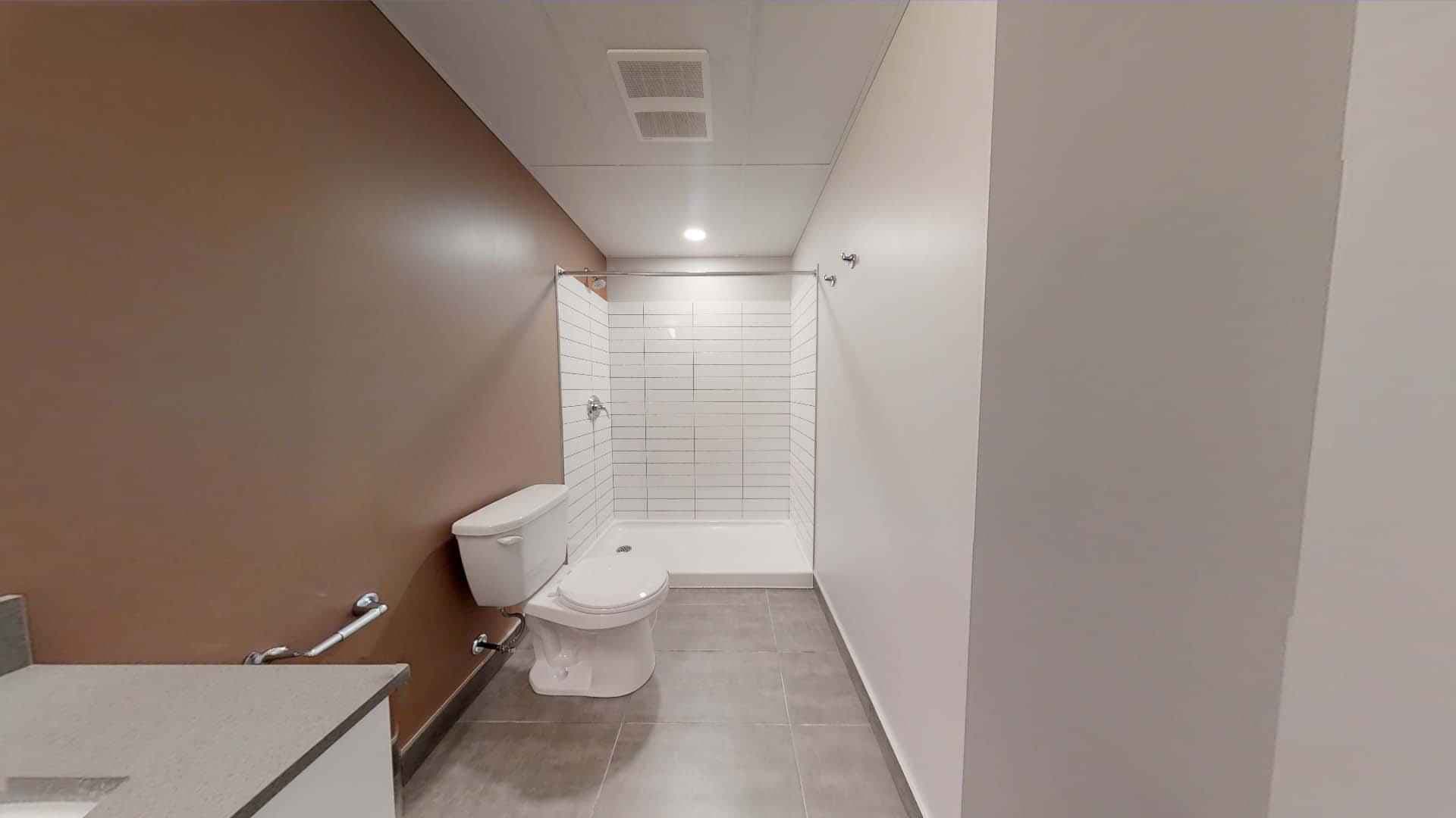 3 Bed Private Bedroom - Image 6