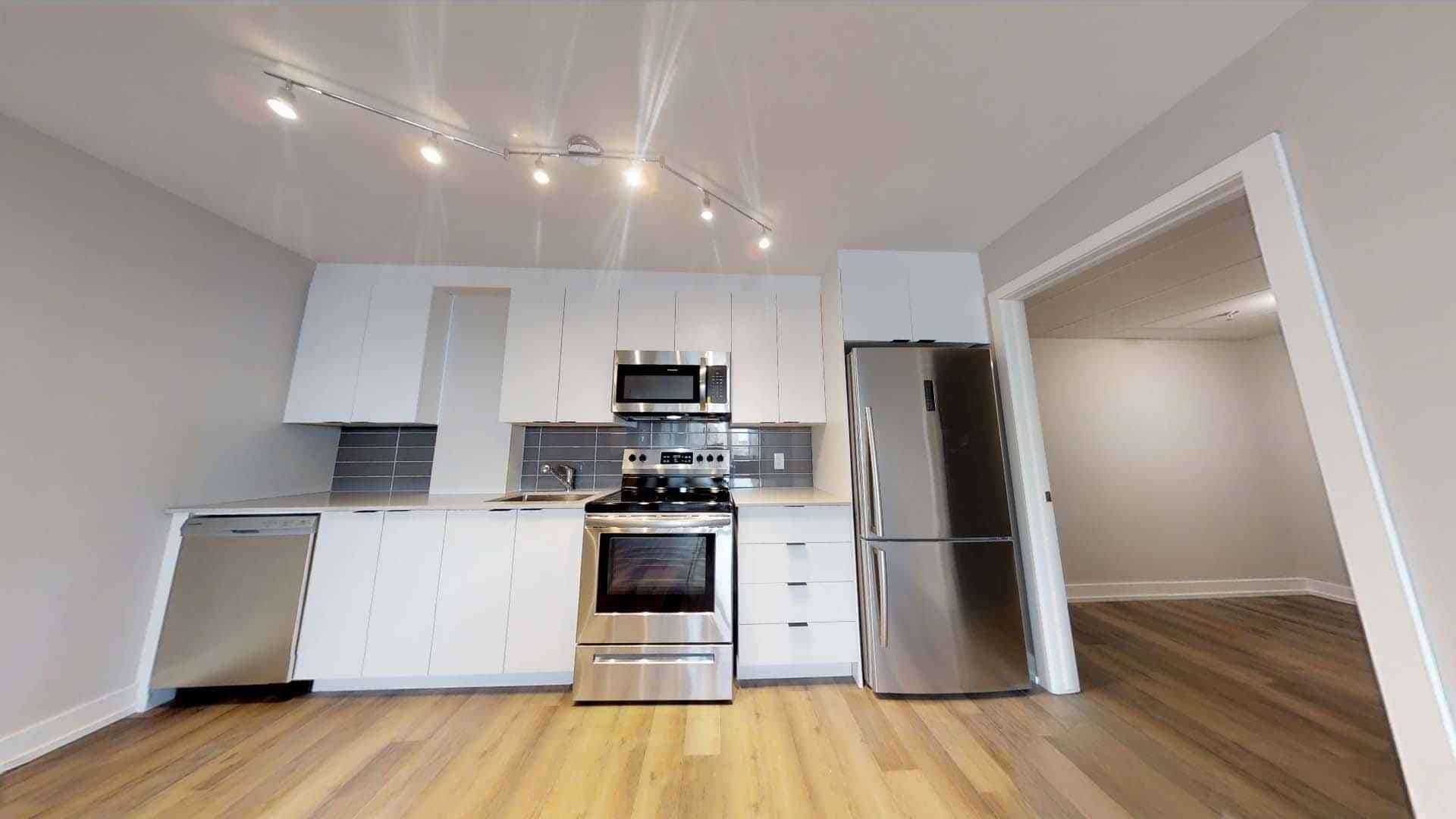 3 Bed Private Bedroom - Image 3