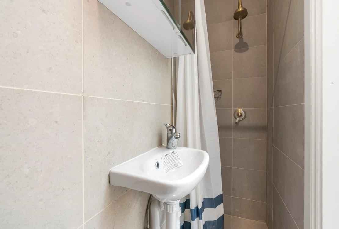 Room 3 Bed 1 (Twin room)  - Image 16