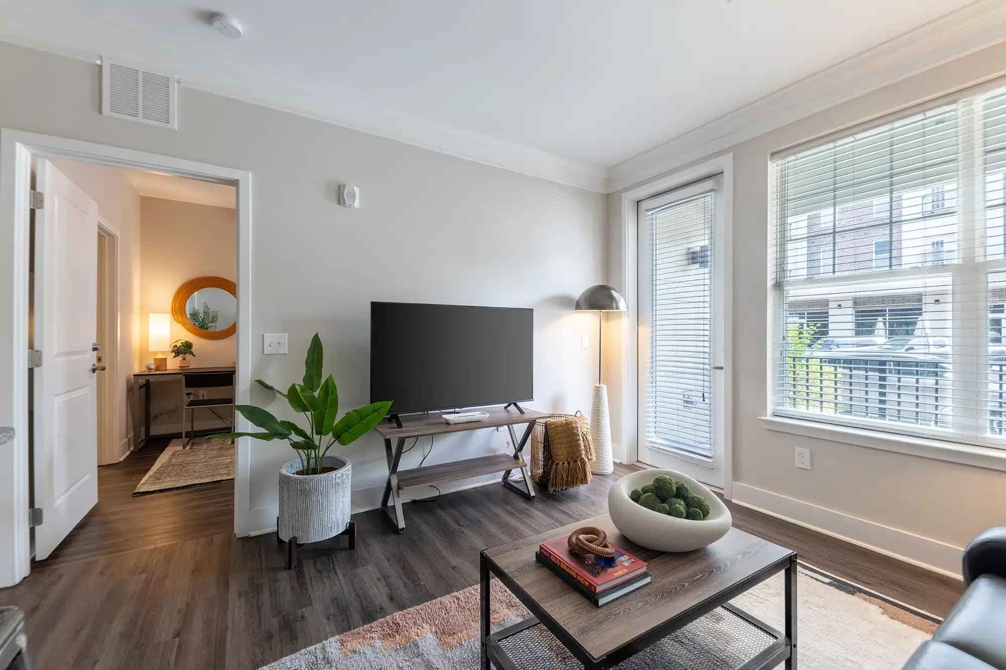 Private Room - D2 (4 Bed - 4 Bath) - Image 6