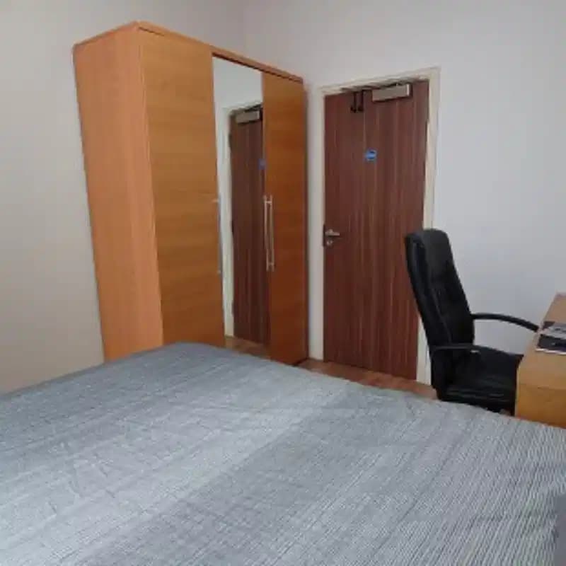 Standard 6 Bedroom Apartment  - Image 7