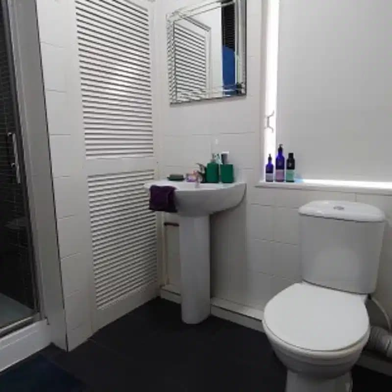 Standard Plus 3 And 4 Bedroom Apartment - Image 4