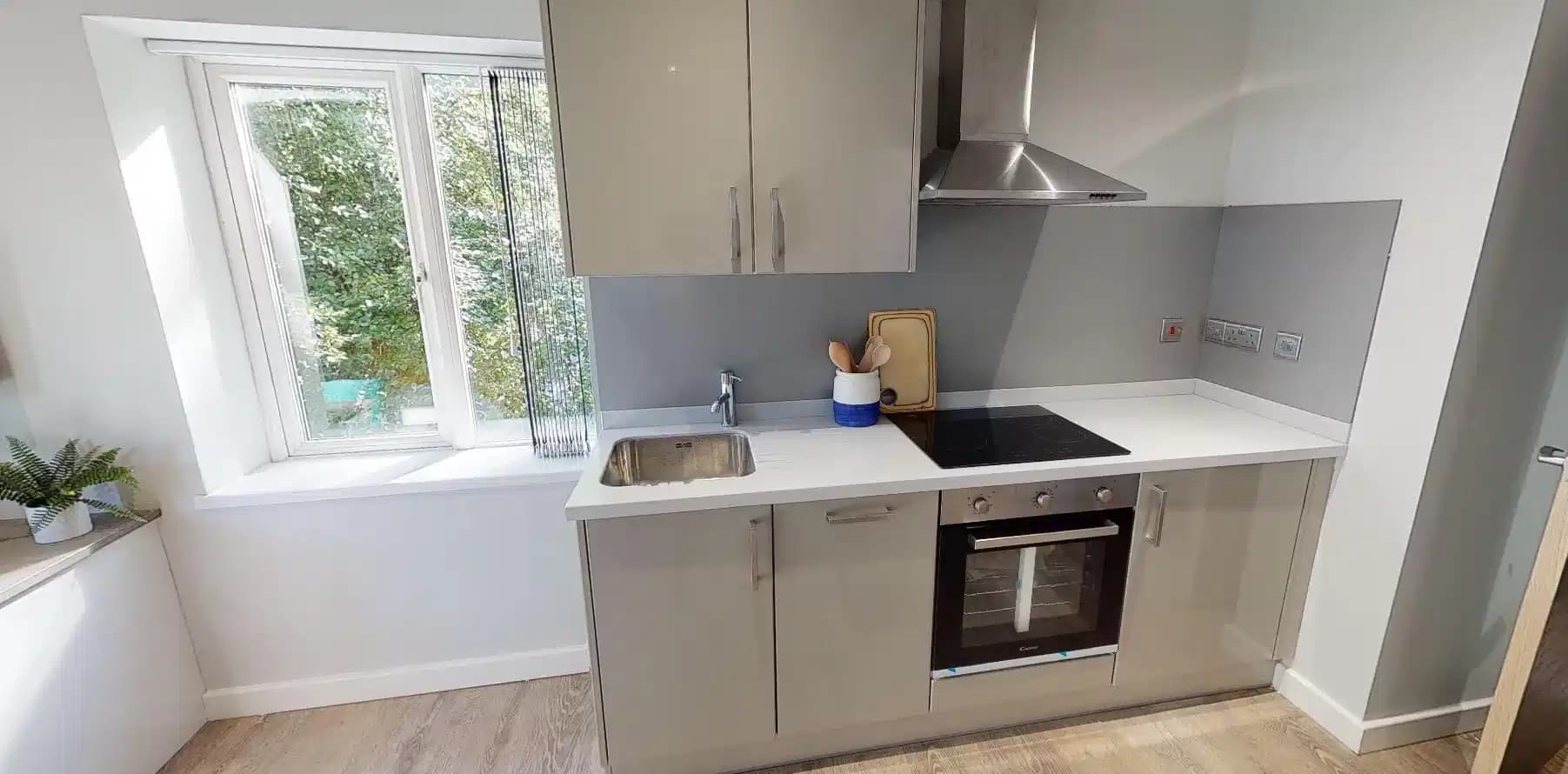 Large Premier Studios - Image 3