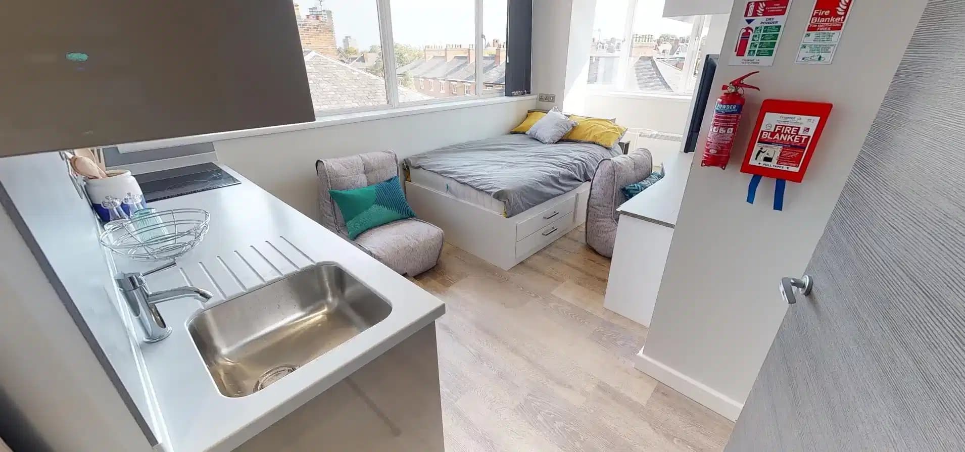 Standard (Corner View) - Image 5