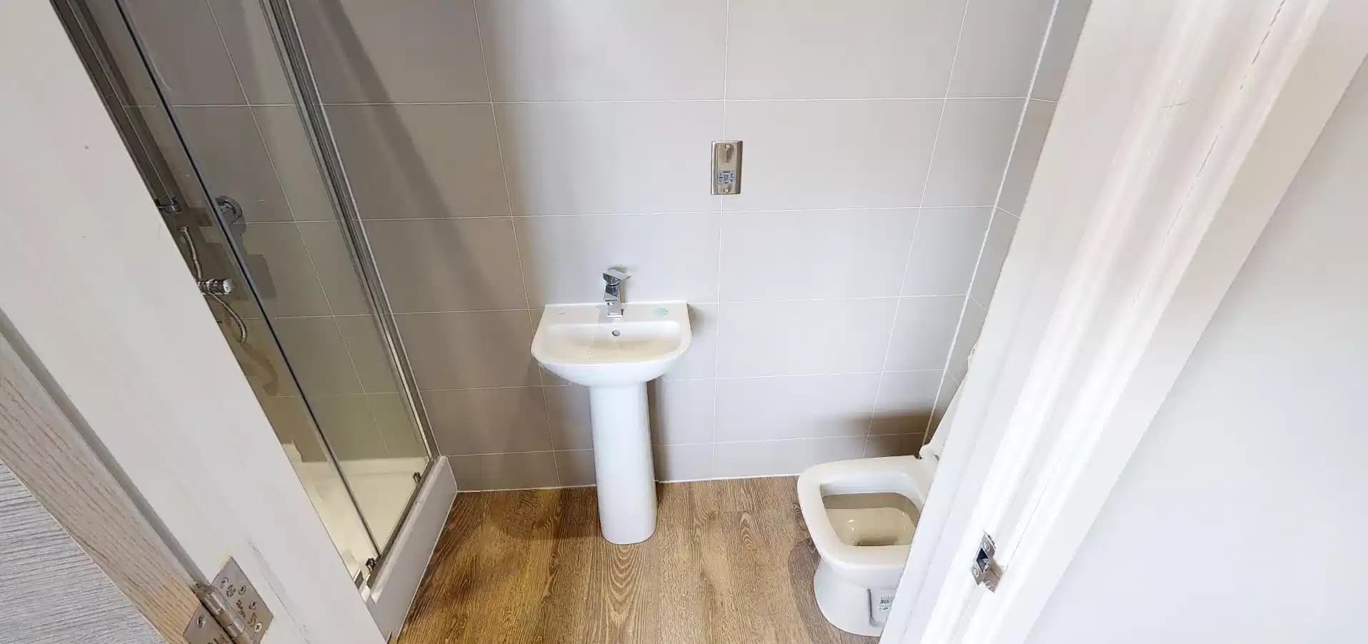 Standard (Corner View) - Image 4