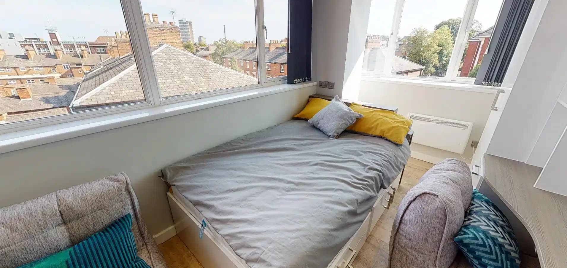 Standard (Corner View) - Image 1