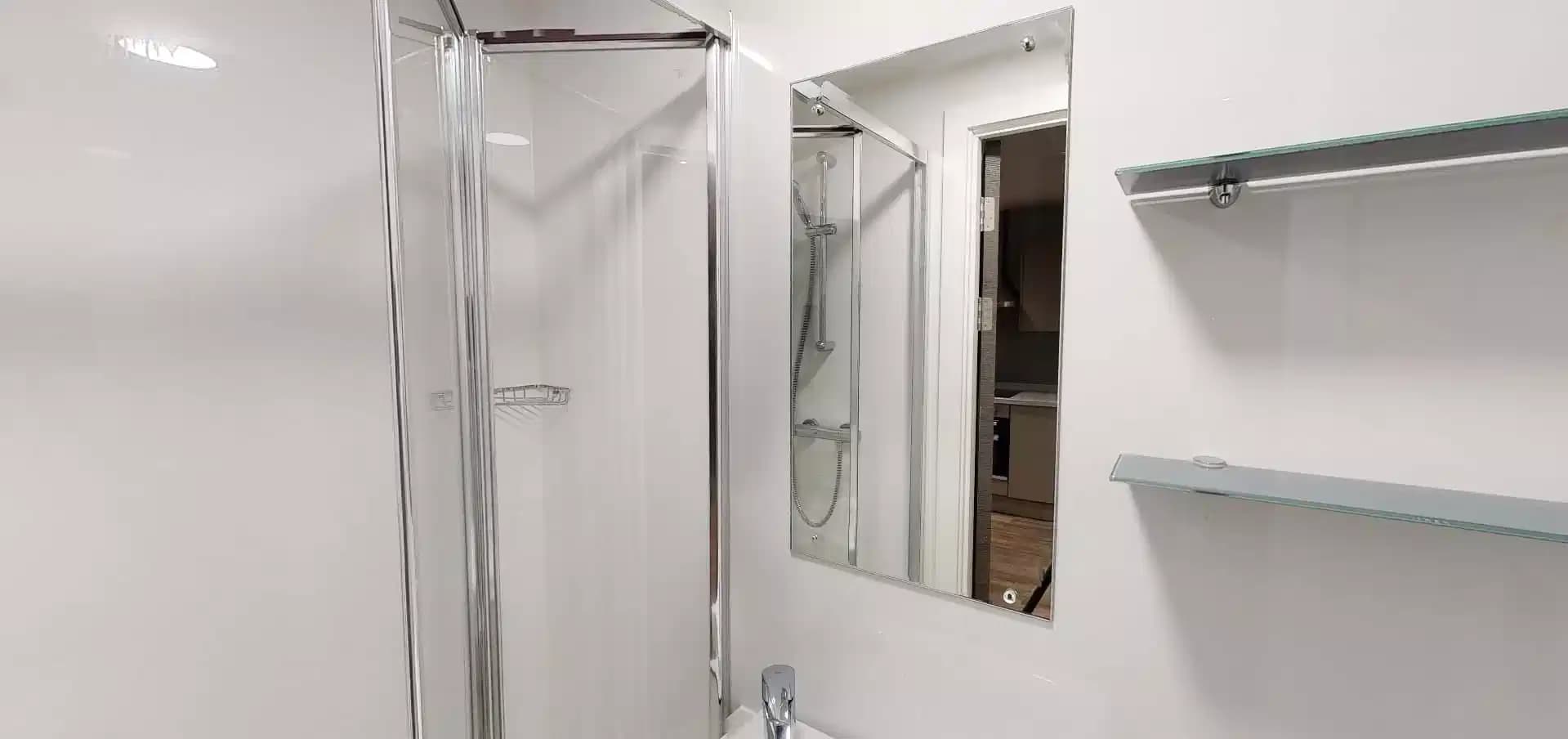 Large Premier Studios  - Image 5