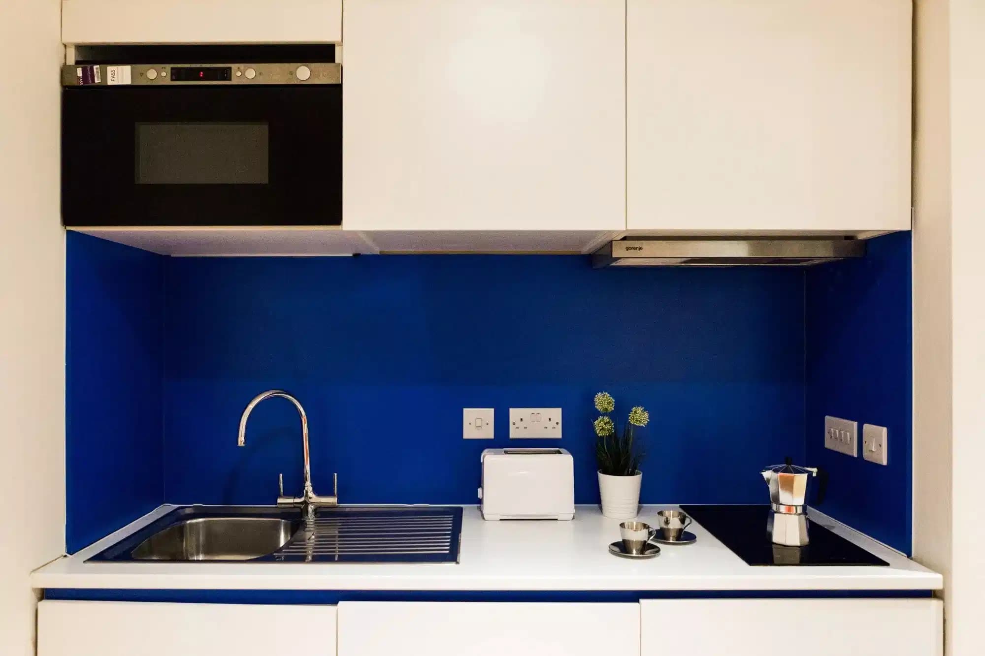 2 Bedroom Apartment Shared Mid Level City View - Image 7