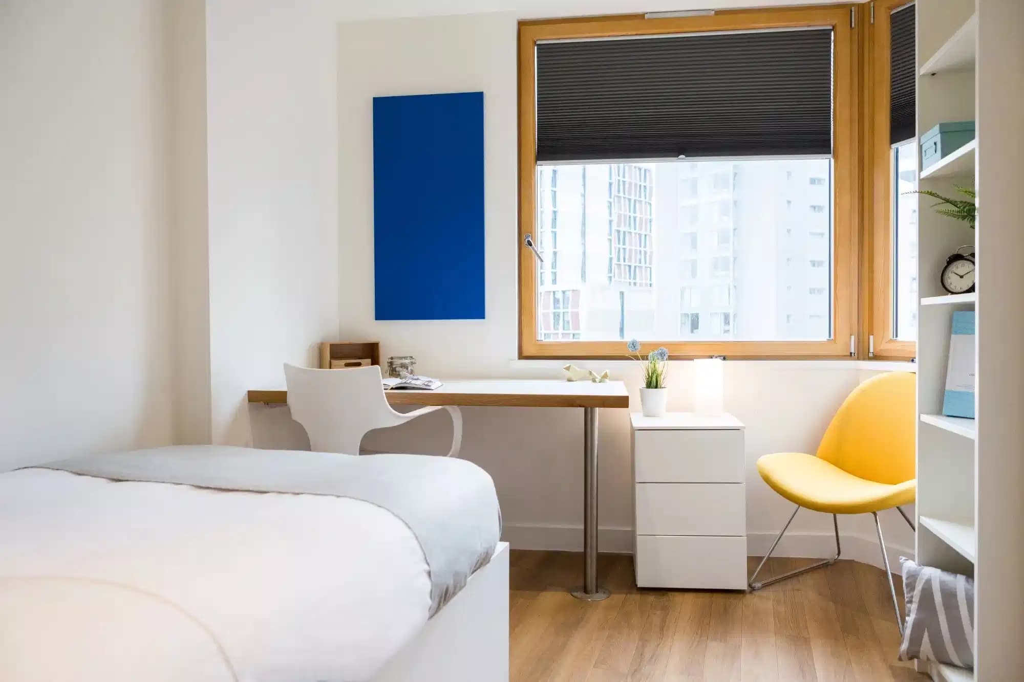 2 Bedroom Apartment Shared Mid Level City View - Image 2