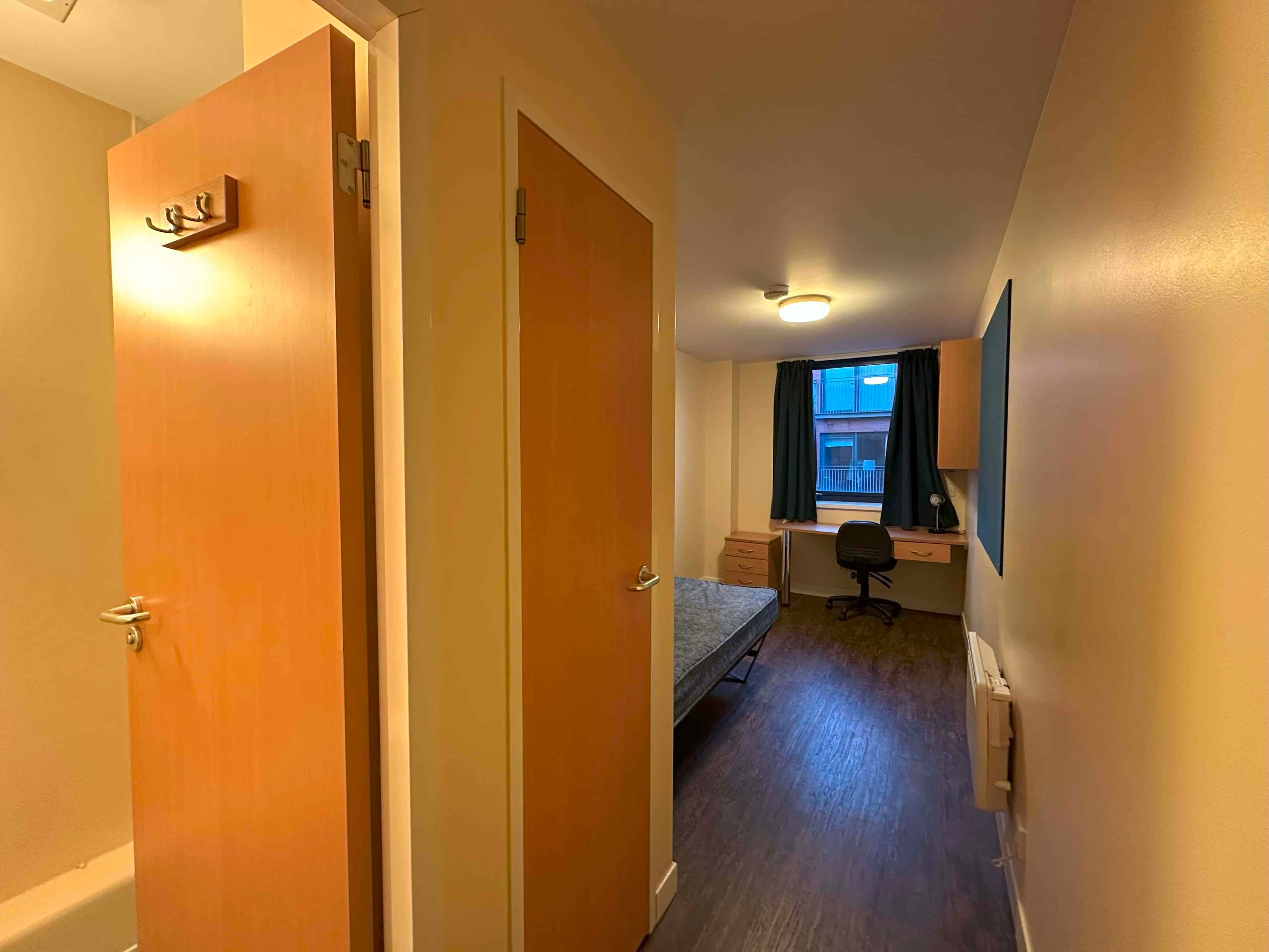 Standard En-Suite - Image 9