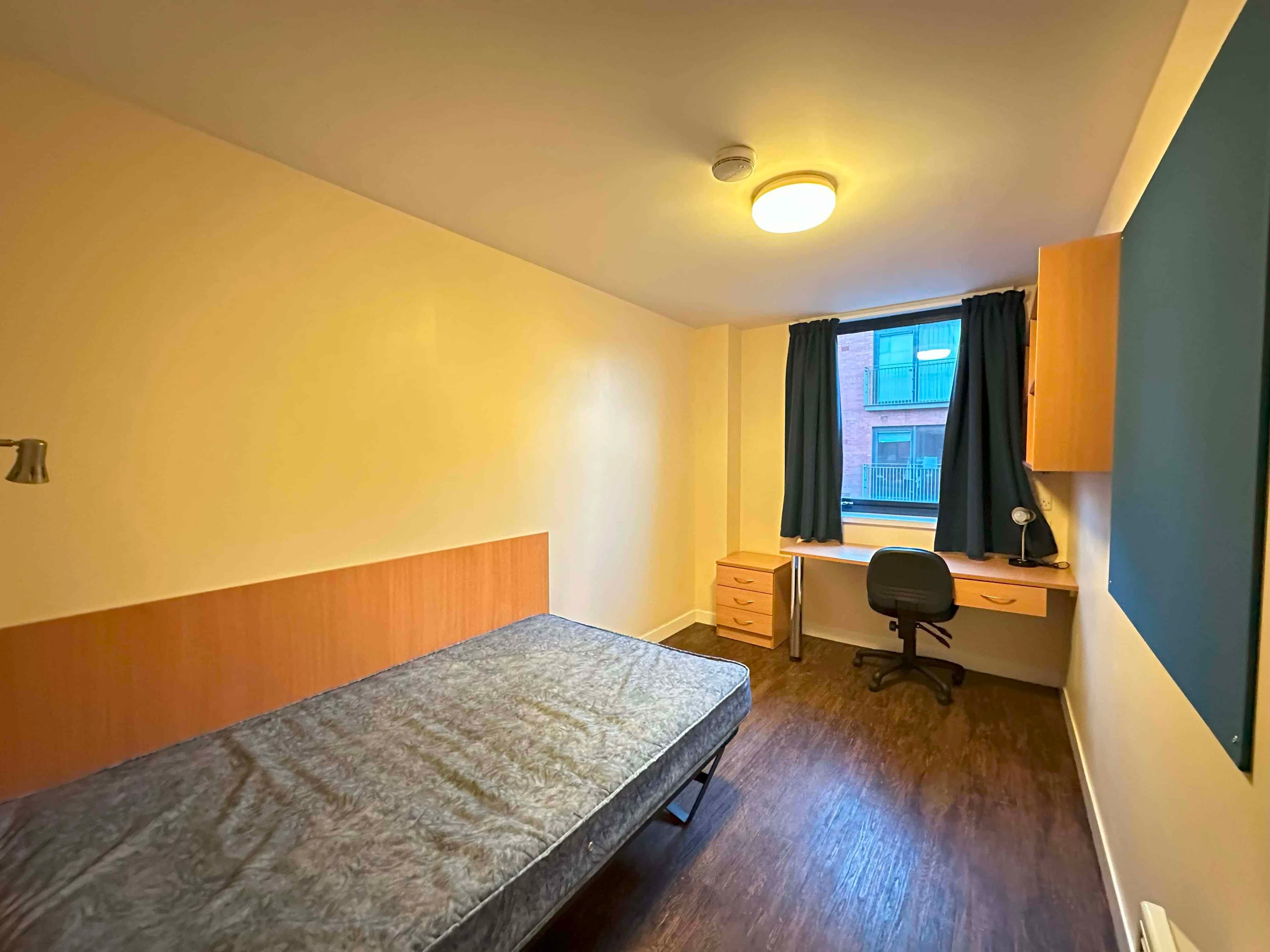 Standard En-Suite - Image 4